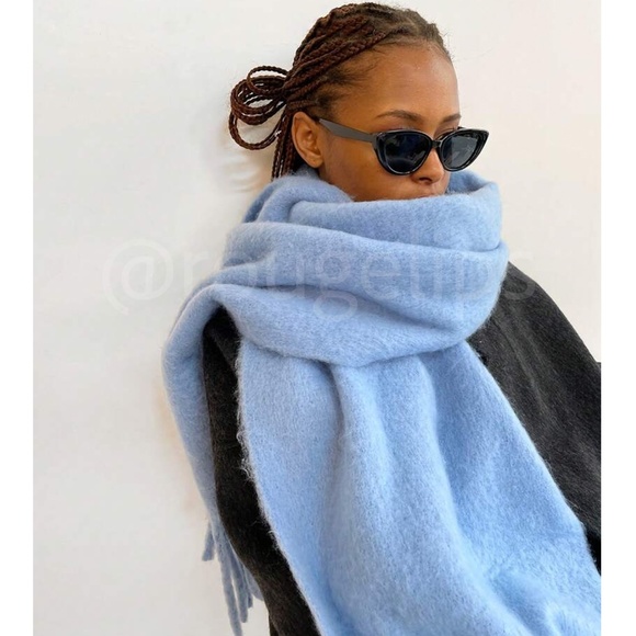 Blue Wide Shawl Scarf With Tassels Fuzzy Knit - Picture 3 of 12